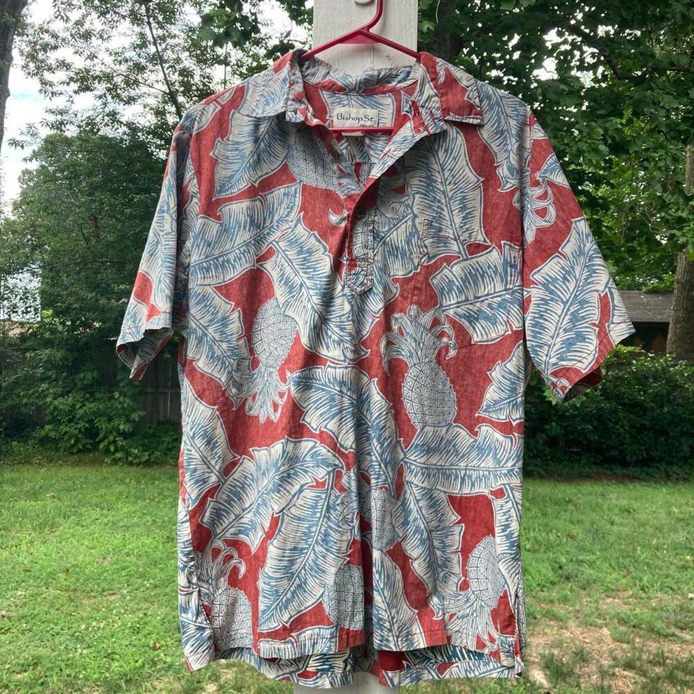 Bishop St. - Red & Blue Pineapple Print/Hawaiin/Vacation Short Sleeve Shirt - XL